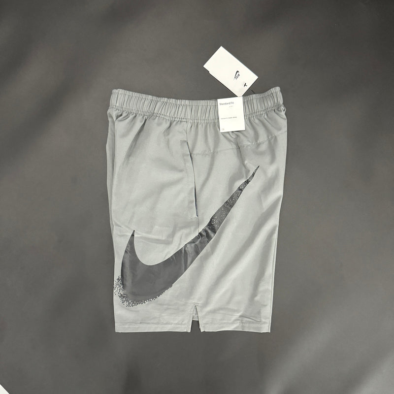 Shorts Nike Big Swoosh Cinza