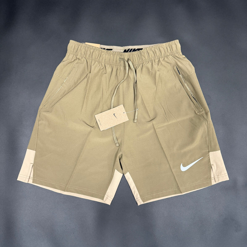 Shorts Nike Marrom