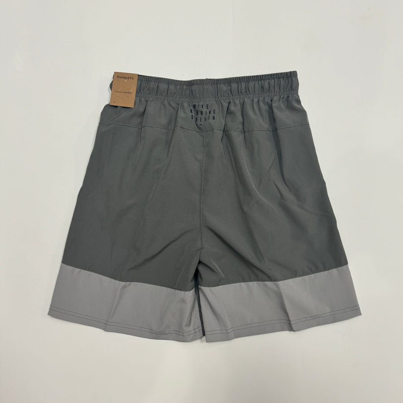 Shorts Nike Cinza