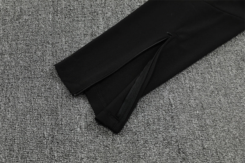 Conjunto Liverpool 25/26