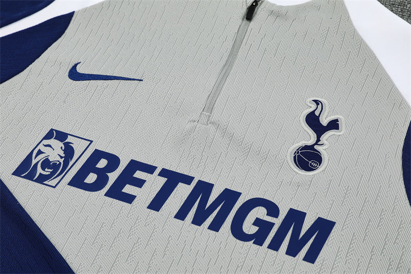 Conjunto Tottenham 25/26