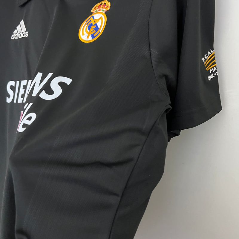 Camisa Retrô Real Madrid 02/03