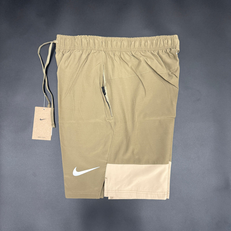 Shorts Nike Marrom