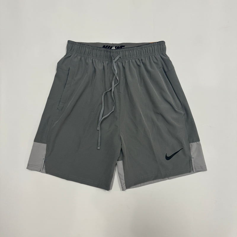 Shorts Nike Cinza