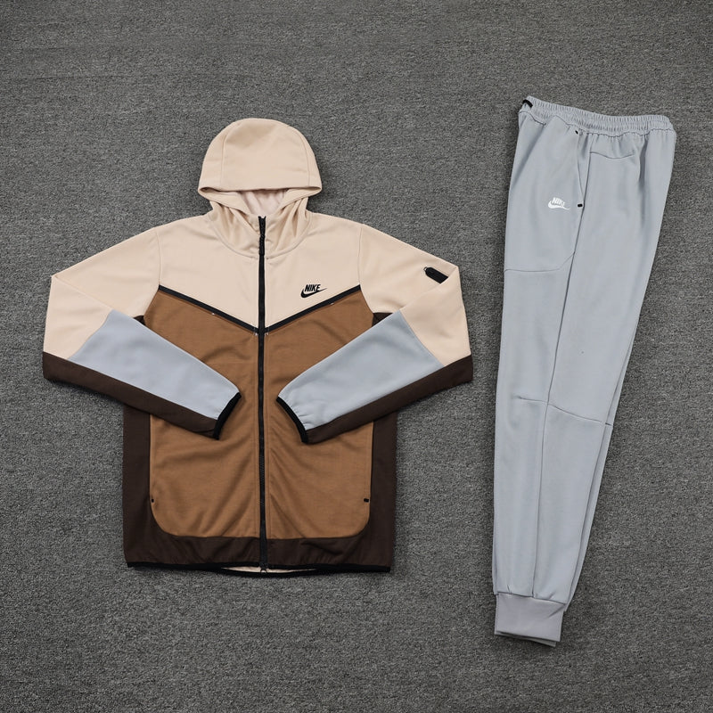 Conjunto Nike Tech Fleece Bege