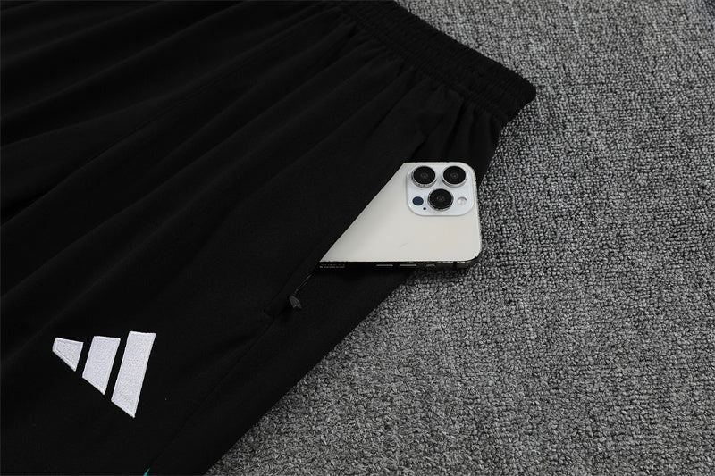 Conjunto Liverpool 25/26